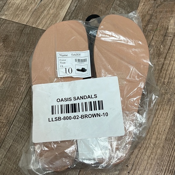 New Oasis Buckle Camel Sandals - Picture 5 of 10